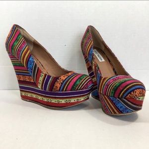 Steve Madden Aztec wedges